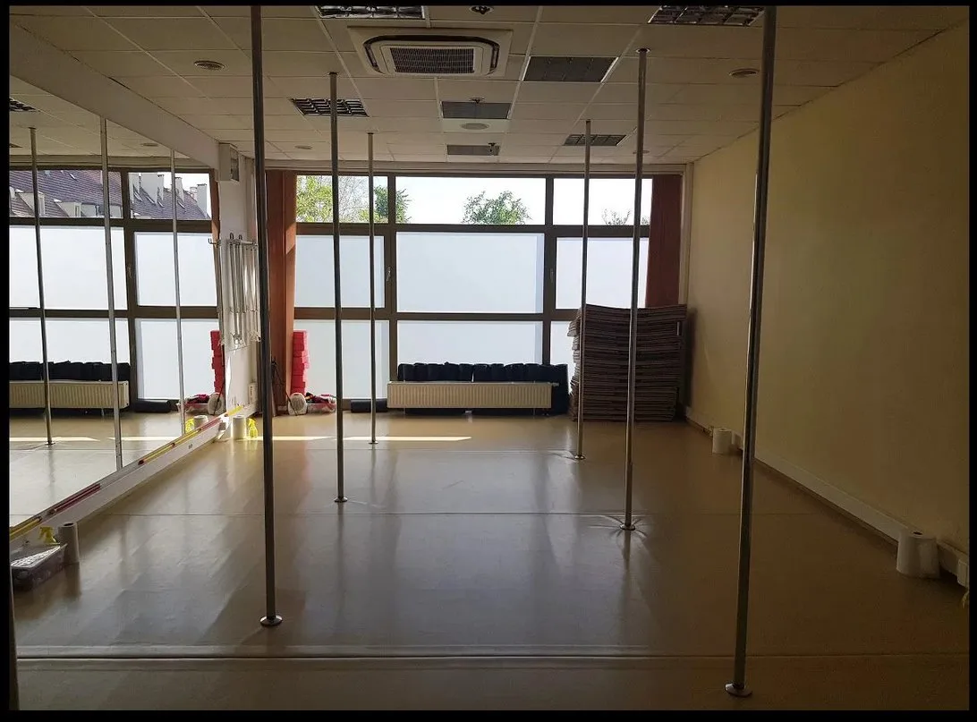 Sprzedam lokal komecyjny z najemcą (szkoła tańca) Wrocław Krzyki