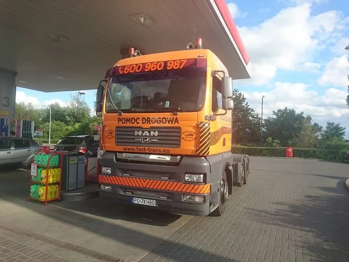 Transport Niskopodwoziowy Maszyn i Koparek Ponadgabarytowy Poznań