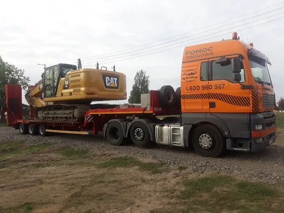 TRANSPORT CIĄGNIKÓW ROLNICZYCH POZNAN do 24t 604-999-084